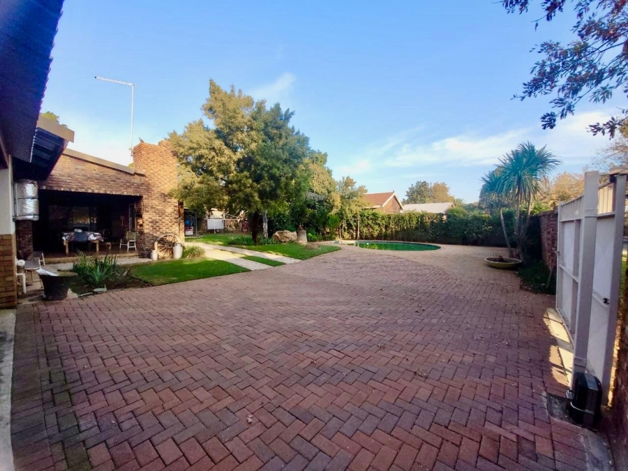 4 Bedroom Property for Sale in Baillie Park North West